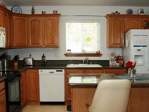 4th image of 807 Westshore Dr NE APT G22