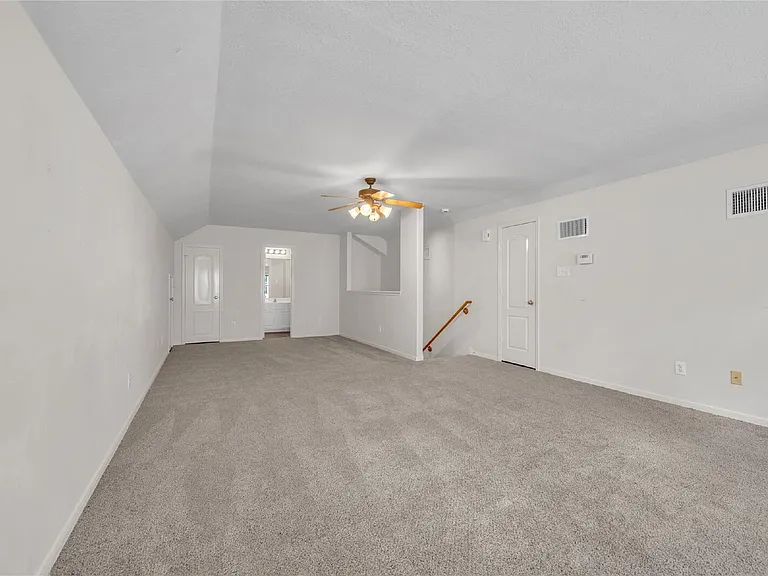 2614 Shady Acres Ct — Photo 23