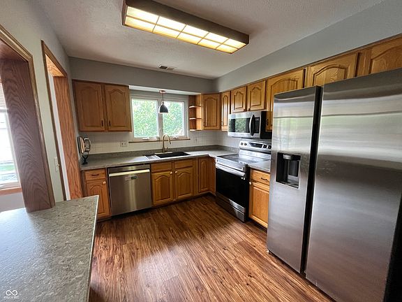 3rd image of 354 Hunters Ln APT C
