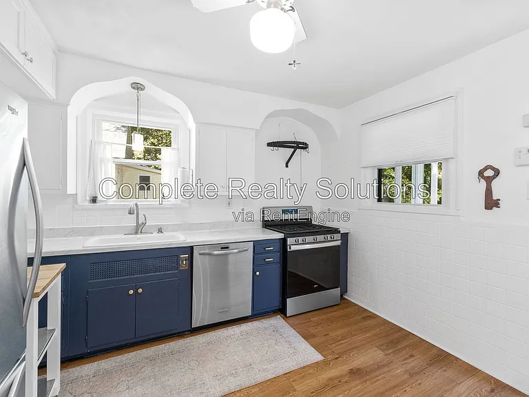 8511 Florence Ave — Photo 29