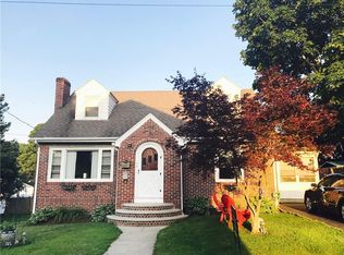 34 Topeka St, Cranston, RI 02920