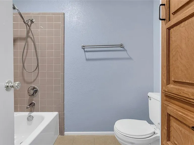 7221 Misty Meadow Dr S — Photo 23