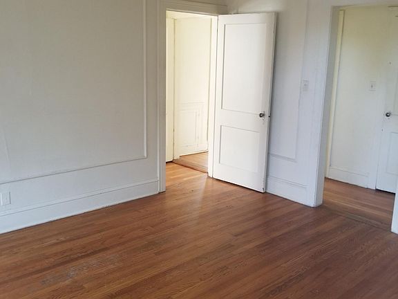 4th image of 9 Evergreen Ave APT C8