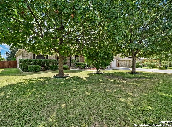 2nd image of 2268 Stratford Grace