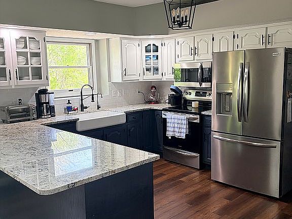 4th image of 7970 Burgett Dr