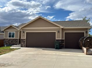 12 Kettleson Xing, Gillette, WY 82718