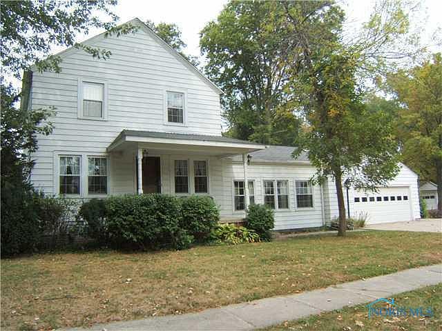 1st image of 826 Royalton St