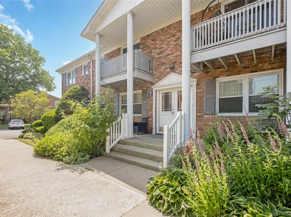68 Fairharbor Drive #68, Patchogue, NY 11772