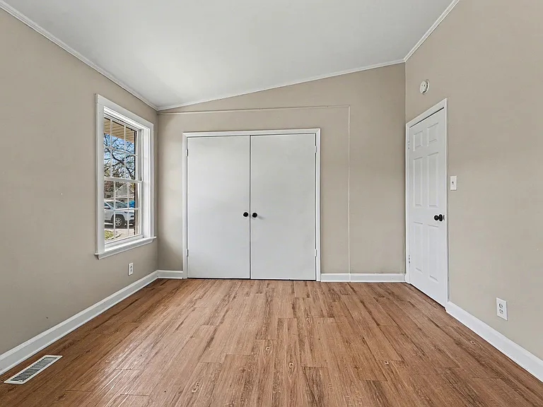 511 Saunders Pl #B — Photo 9