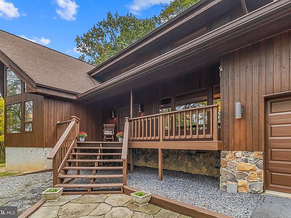 4th image of 105 Rabbits Rest Ln