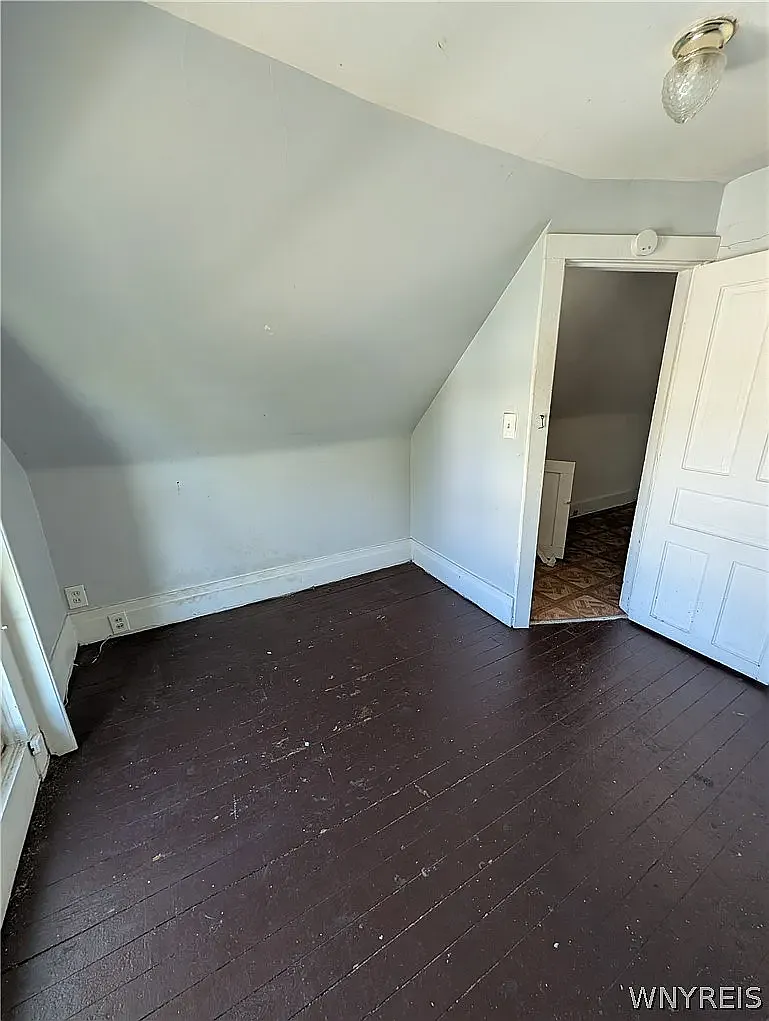 6 bed, 1600 sqft, $500 — Photo 2