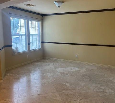 3rd image of 8843 Hetherington Dr
