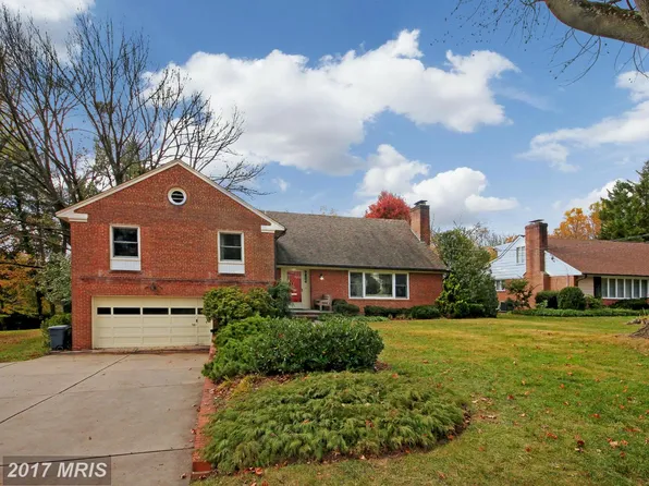 9806 E Bexhill Dr, Kensington, MD 20895