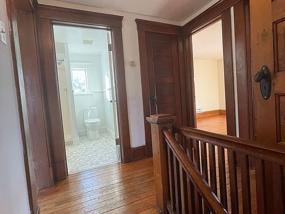3rd image of 1334 Rosewood St