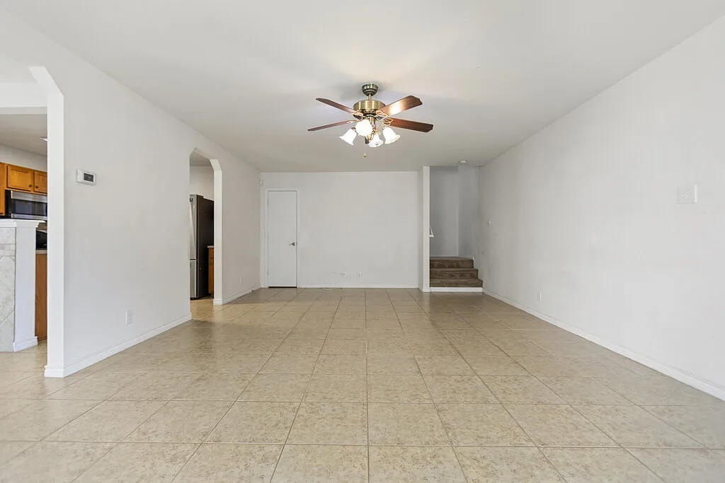 3 bed, 2.5 bath, 1808 sqft, $1,500 — Photo 4