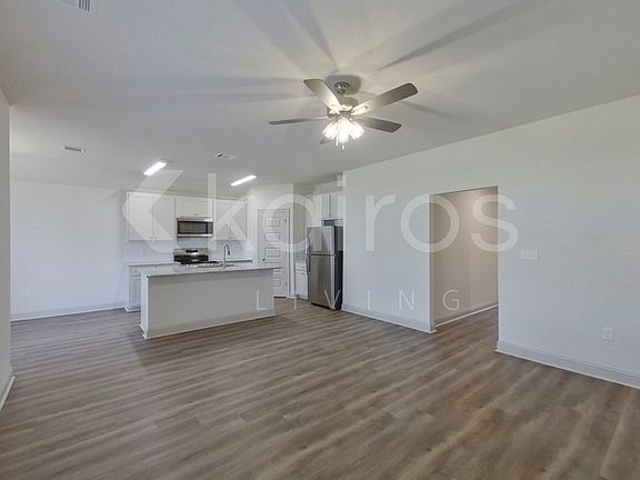 3rd image of 17611 Carlisle Ave
