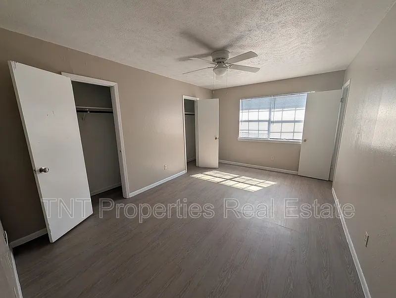 2 bed, 1.0 bath, 1044 sqft, $875 — Photo 4