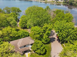 1405 Kingsview Ln N, Plymouth, MN 55447