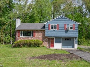 7 Brookwood Rd, Towaco, NJ 07082