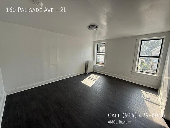 3rd image of 160 Palisade Ave #2L