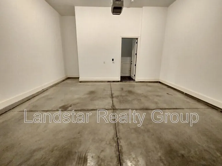 10514 Meeting St #201 — Photo 46