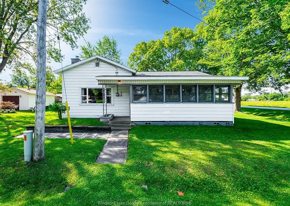 1st image of 1069 Spruce Ave