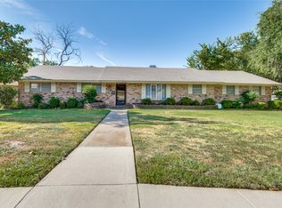 1305 Capetown Dr, Grand Prairie, TX 75050