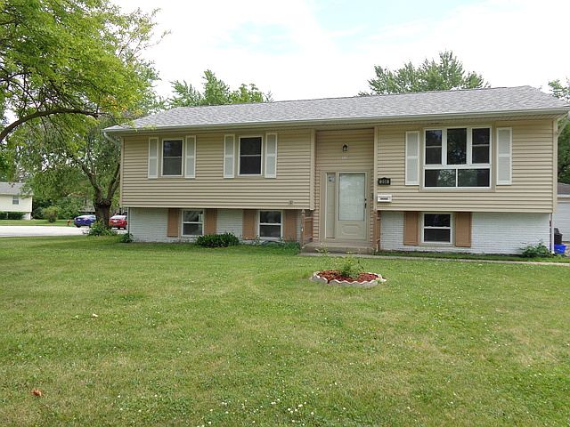 1st image of 304 E Mulberry Dr