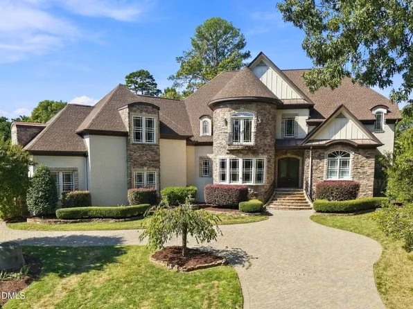 6701 Foxfire Pl, Raleigh, NC 27615