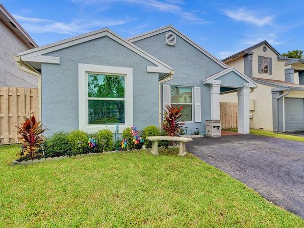3727 NW 107th Ter