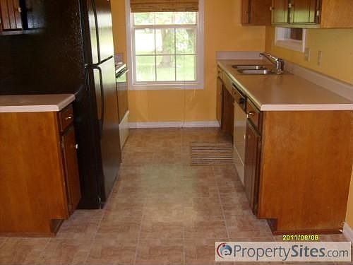 5th image of 103 Hartwood Ln