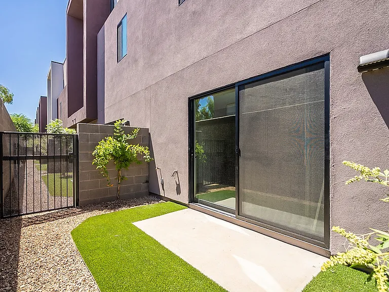 Roosevelt Luxury Townhomes — Photo 13