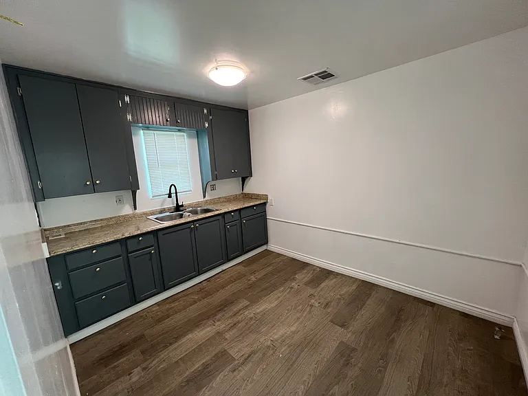 437 Oildale Dr — Photo 14