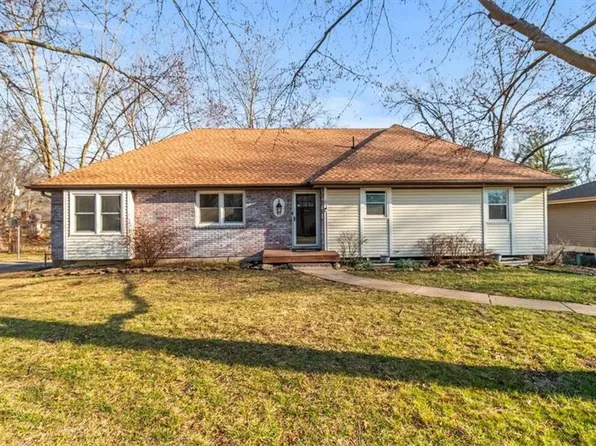 810 NE Chestnut St, Lees Summit, MO 64086