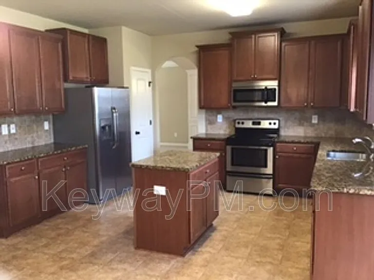 6017 Reynolds Cir — Photo 5