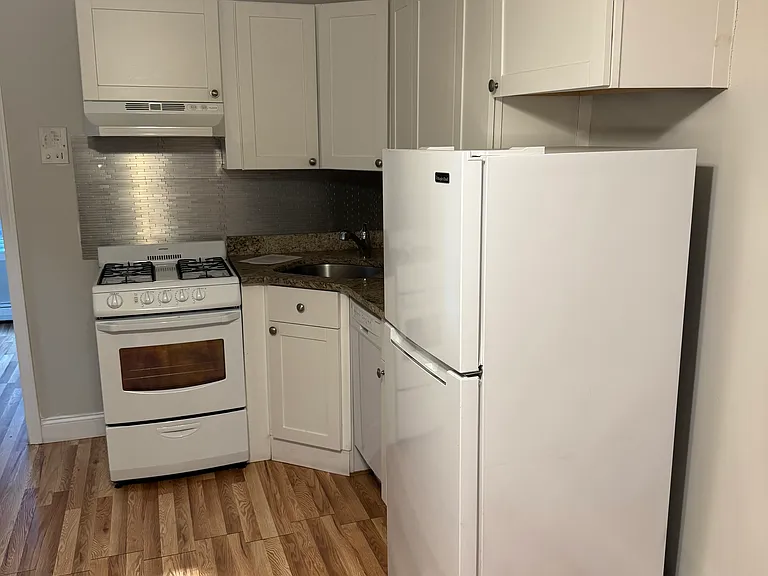 21 Sheafe St #8 — Photo 23