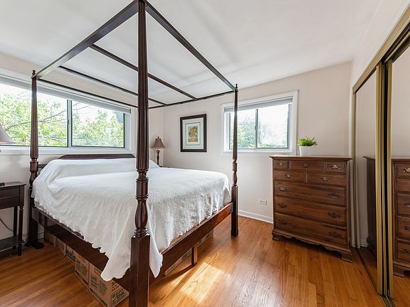 5th image of 614 S Milwaukee Ave APT F