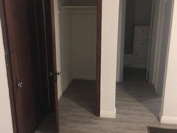 5th image of 319 W Wilson Ave APT 105