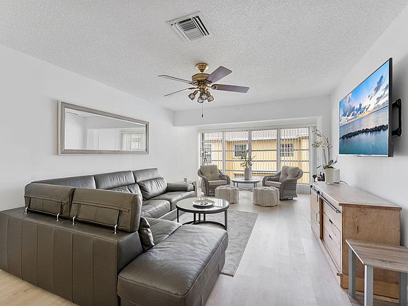 5th image of 1110 Boxwood Drive #202