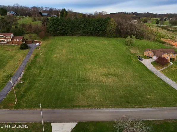 608 Cornfield Dr, White Pine, TN 37890