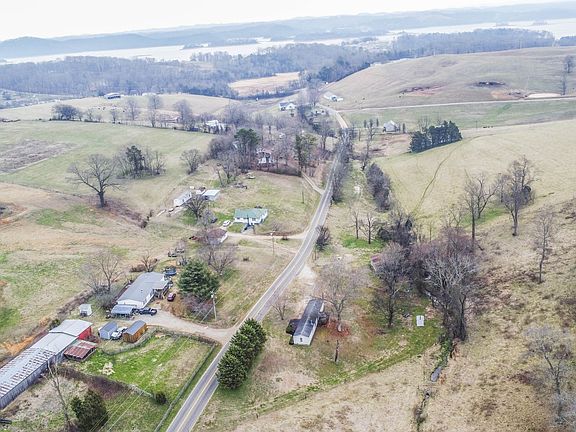 4th image of 1946 Spoon Hollow Rd