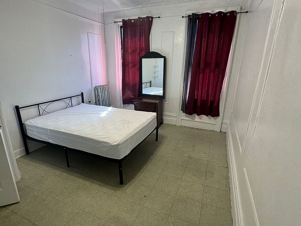 1st image of 2851 Claflin Ave #1