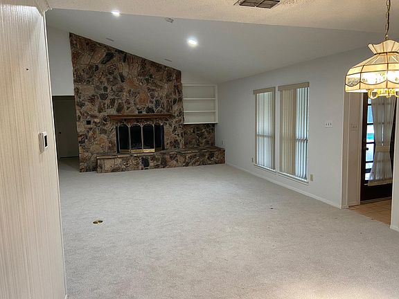 2nd image of 203 E Fm 1187
