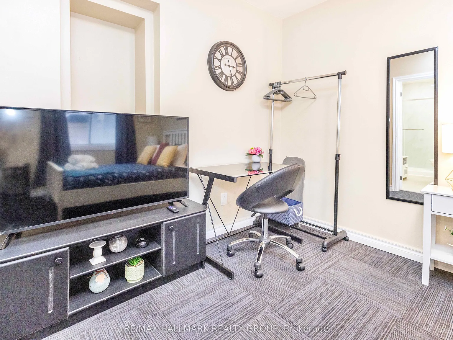 Studio, $1,299 — Photo 4