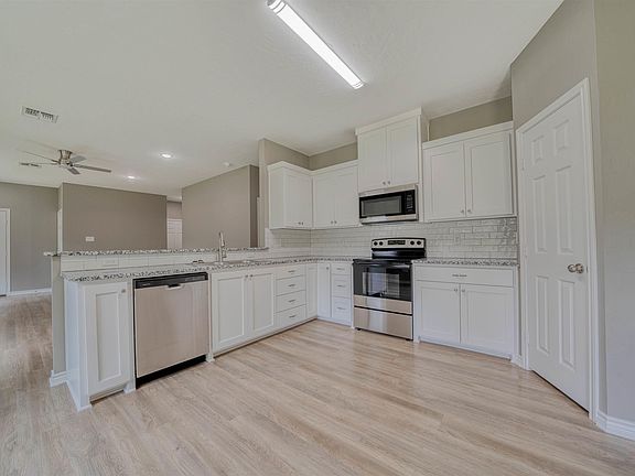 5th image of 6139 Eastwood Dr