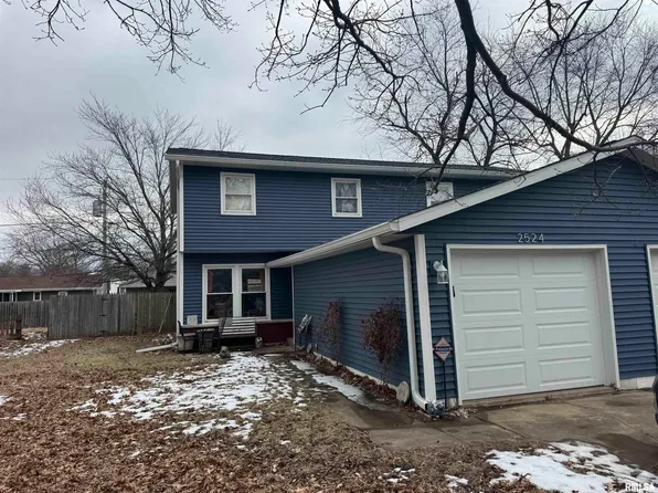 2524 S Skyway Rd, Peoria, IL 61607
