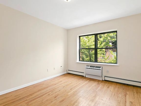 4th image of 36 Saint Felix St APT 3R