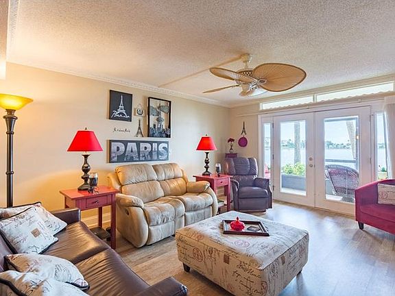 3rd image of 7920 Sun Island Dr S APT 105