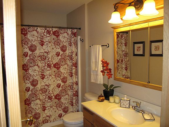 Upstairs full bath