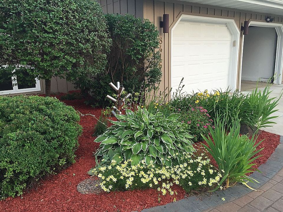2nd image of 8416 Shadow Creek Dr N